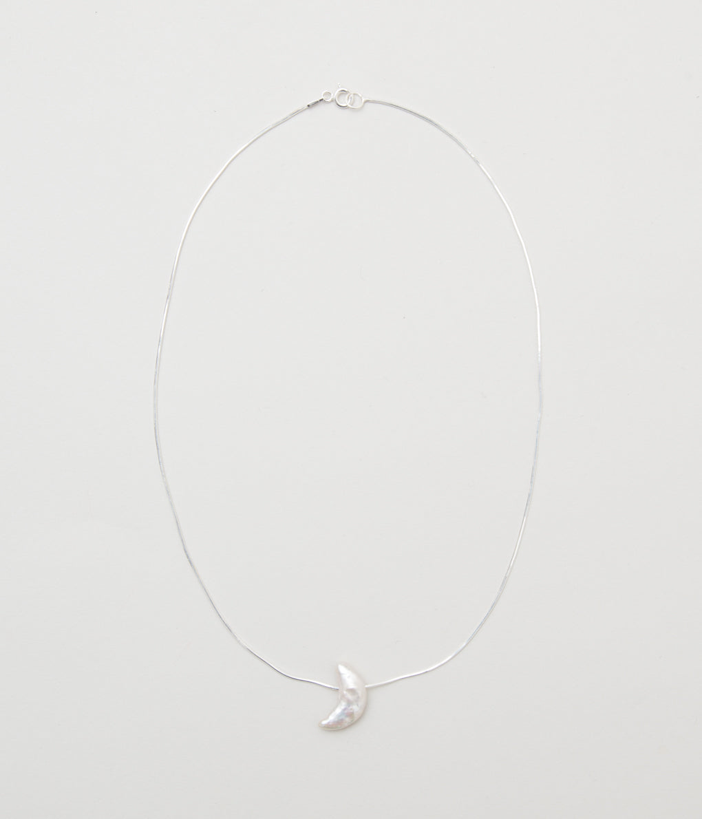LE CHIC RADICAL "HALF MOON PEARL PENDANT" (SILVER)