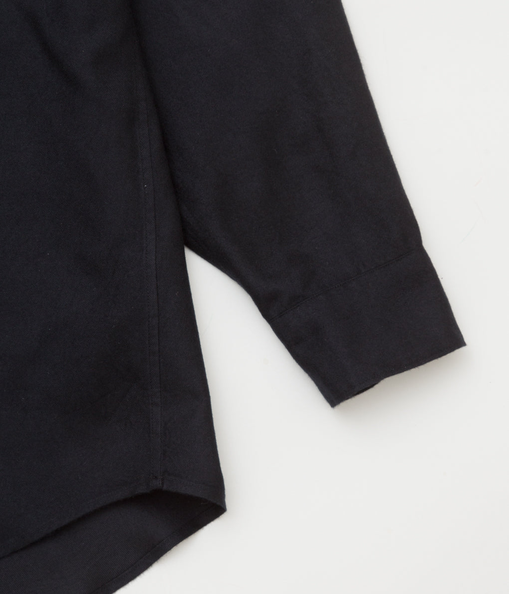 COMOLI "シルクネル スキッパーシャツ"(NAVY)