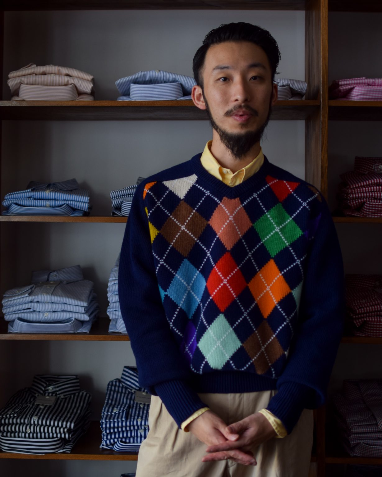 CORGI "4 PLY WOOL VEE ARGYLE PULLOVER"(AMERICAN NAVY)