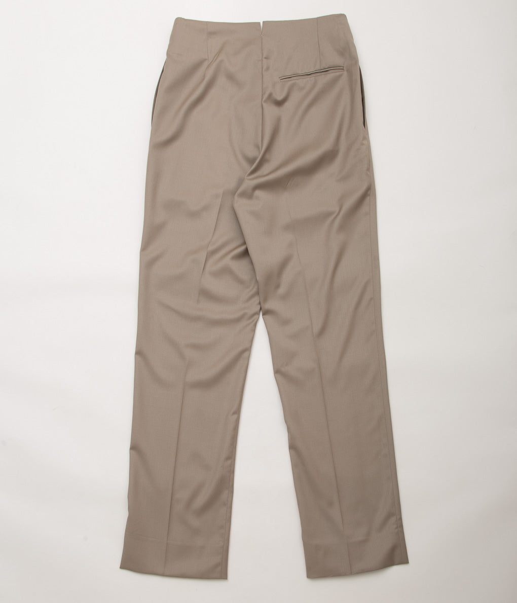 CONNOR MCKNIGHT ''A PLEATED SUITING TROUSER'' (KHAKI)