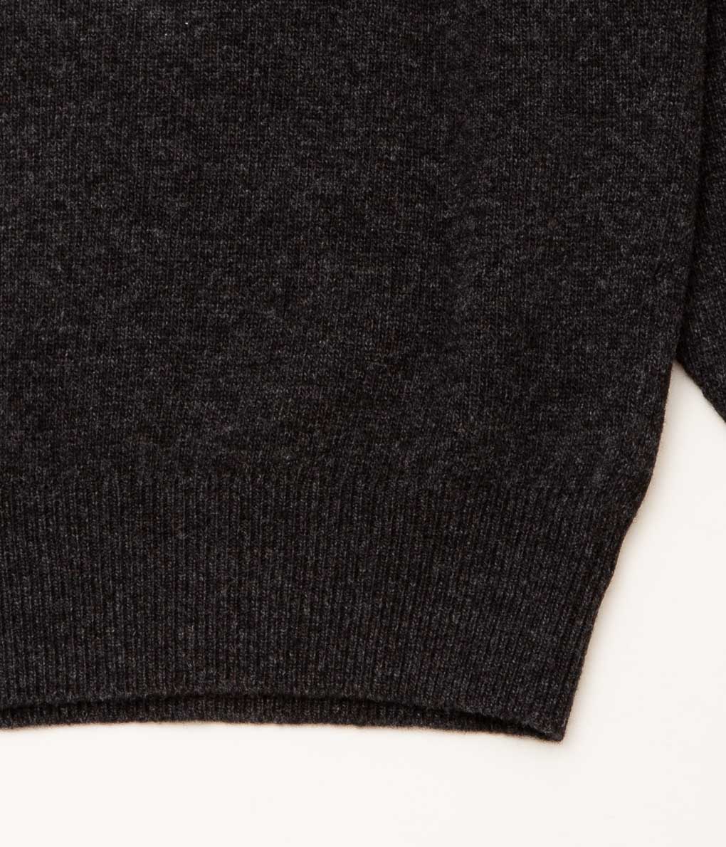 SUN/KAKKE×GLENMAC "GM PEAT C/R SADDLE PULLOVER" (CHARCOAL)