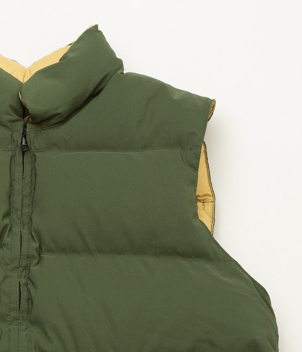 CRESCENT DOWN WORKS "NORTH BY NORTHWEST VEST"(OLIVE/KHAKI)