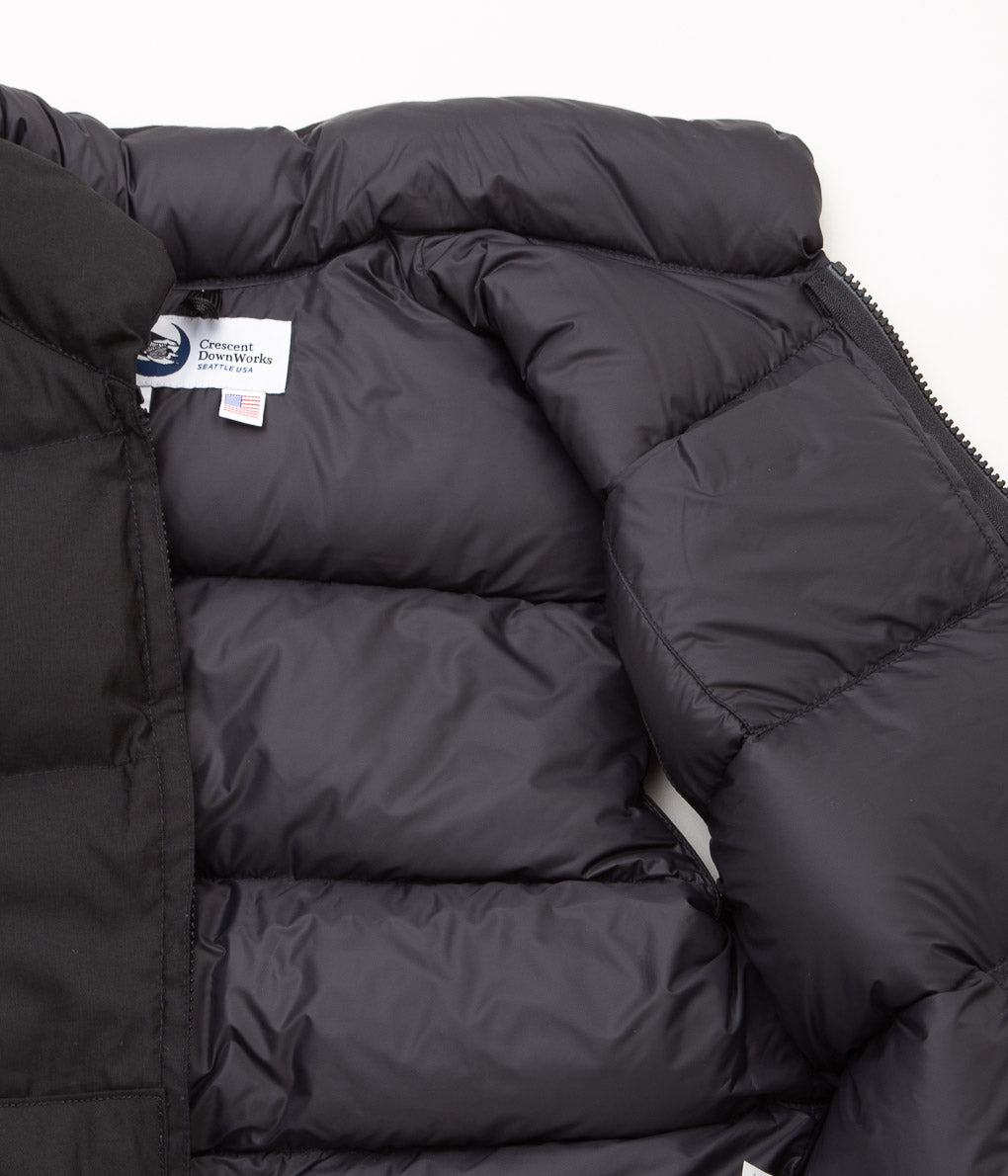 CRESCENT DOWN WORKS "NORTH BY NORTHWEST VEST"(BLACK/BLACK)