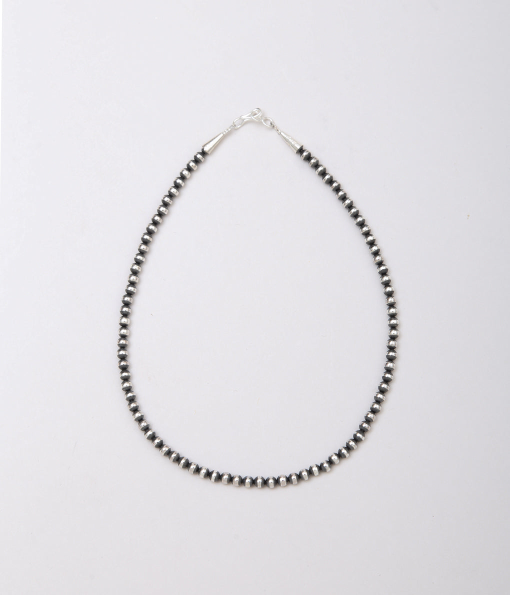 ERICKA NICOLAS BEGAY ''NAVAJO PEARL 5MM 45CM'' (OXIDAIZED SILVER