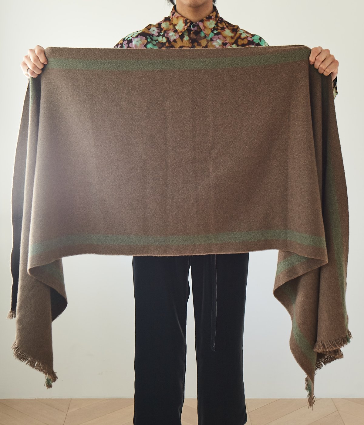 SEYA. ''YAK STOLE WITH STRIPED HEM'' (NRTURAL BROWN) – THE STORE