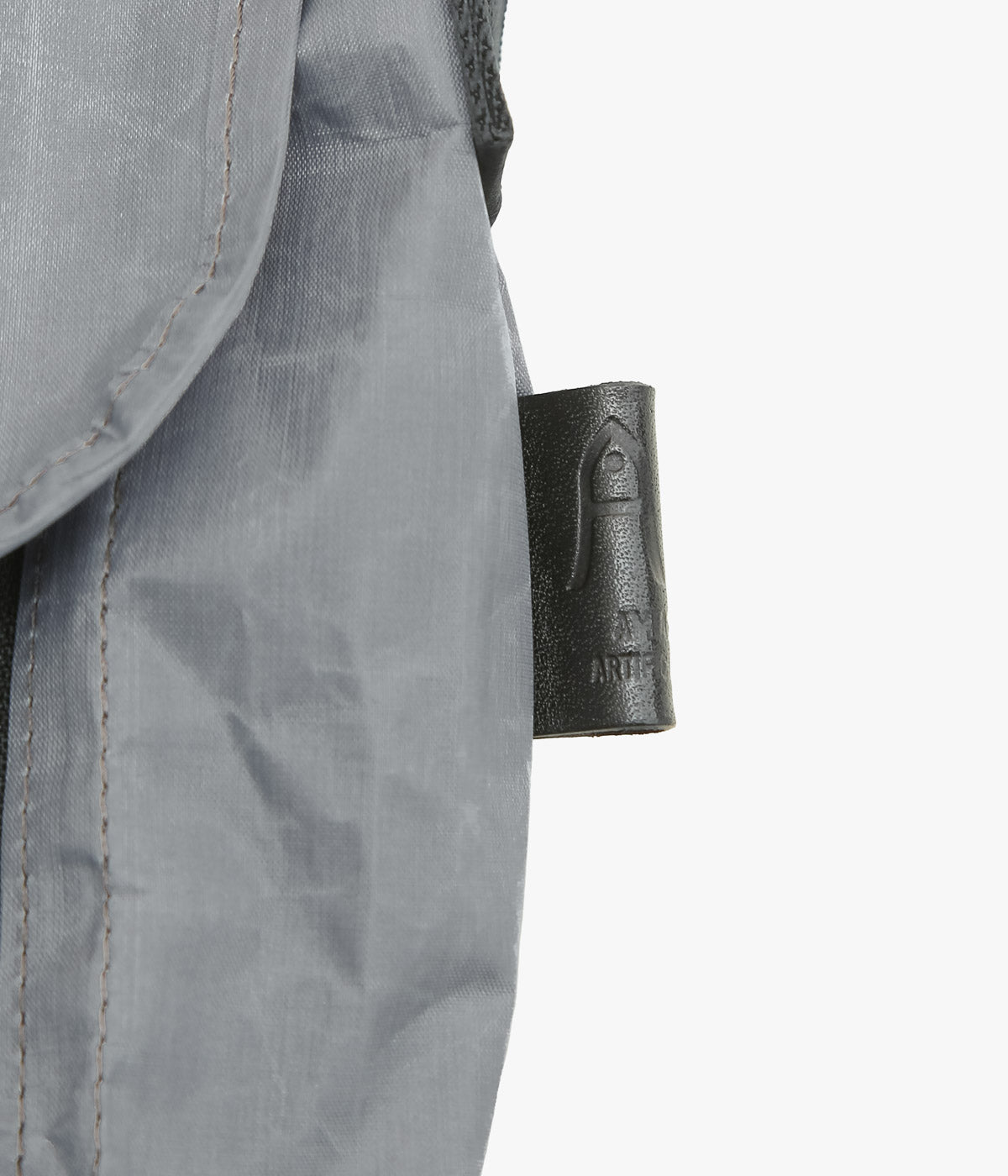 AMIACALVA ''DYNEEMA MESSANGER BAG (S)''(GRY)