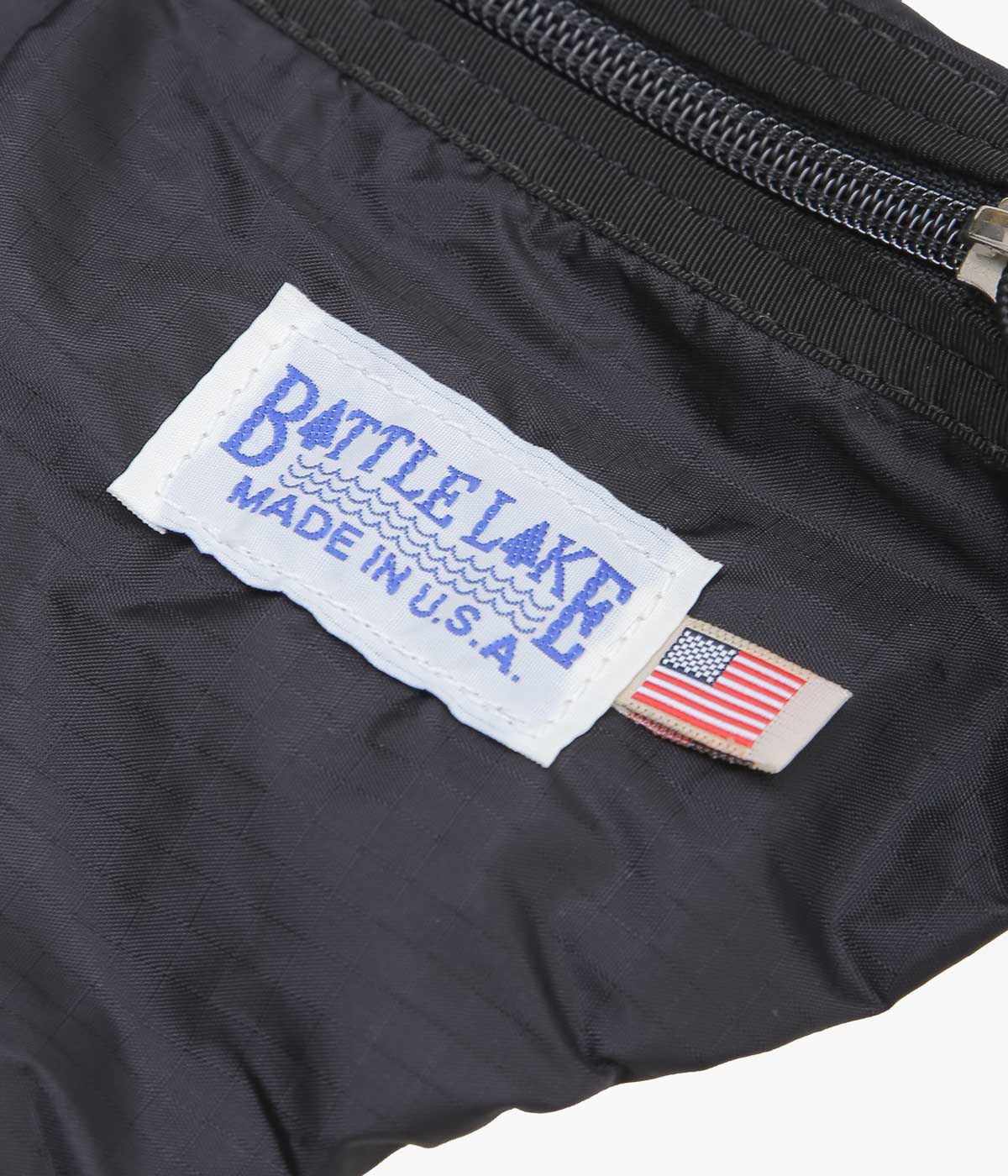 BATTLE LAKE ''BANANA SHOULDER'' (BLACK)