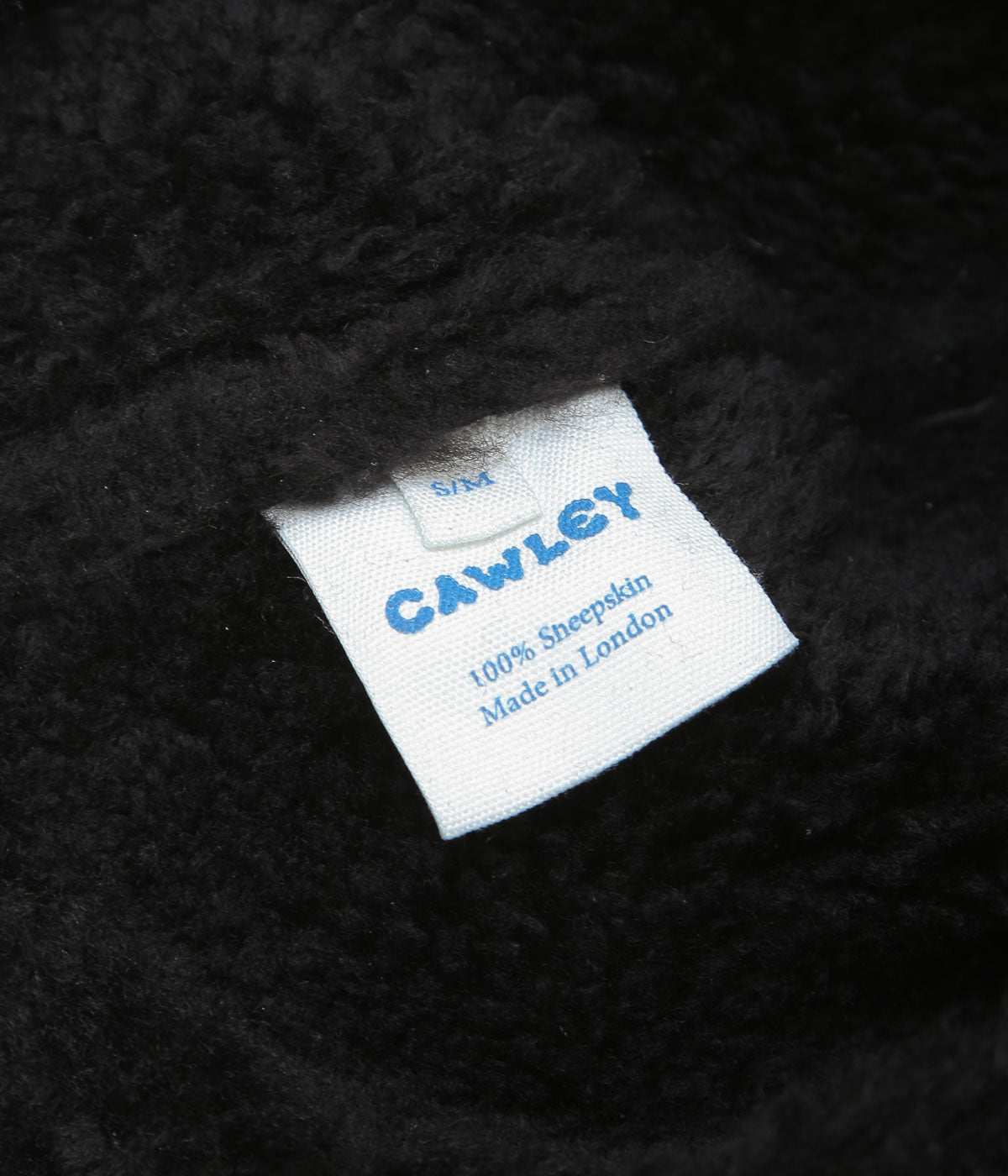 CAWLEY ''SUEDE BACK CURLY SHEEPSKIN CAP'' (BLACK)