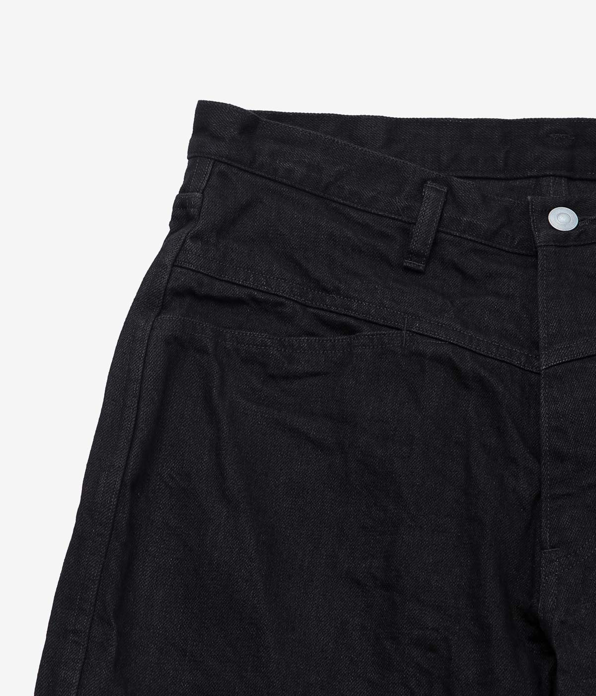 COMOLI ''ブラックデニム テーパードパンツ'' (BLACK)