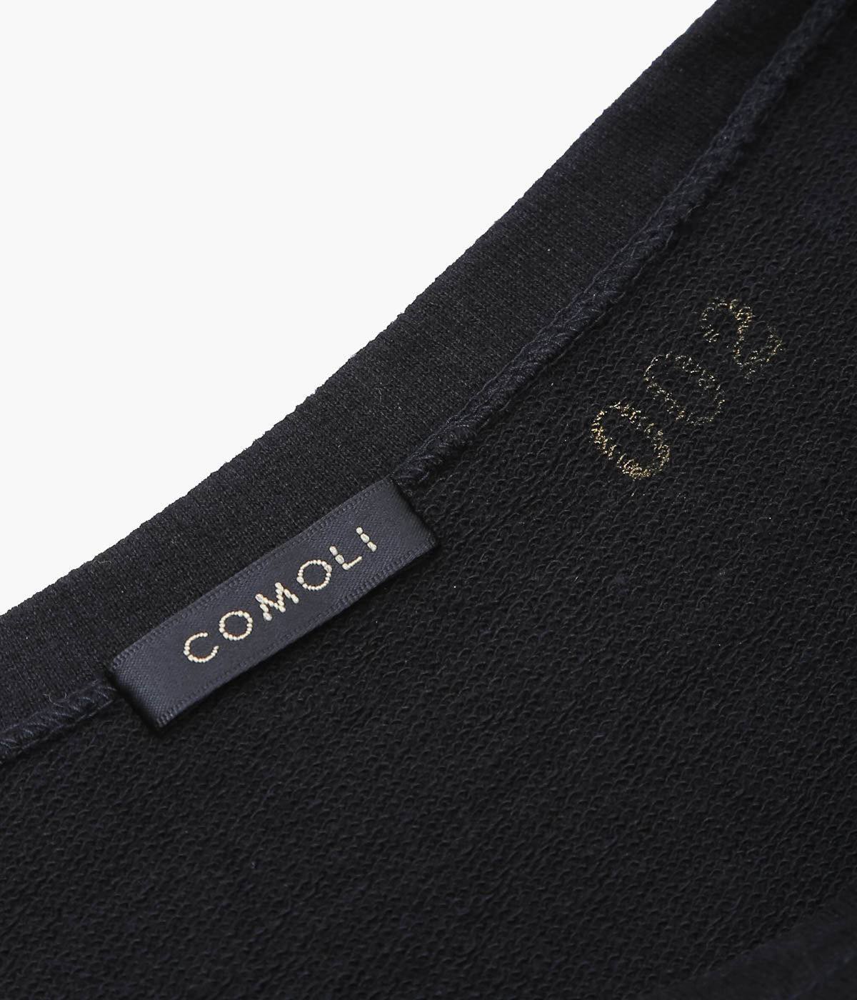 COMOLI ''コットン ボートネック'' (BLACK)