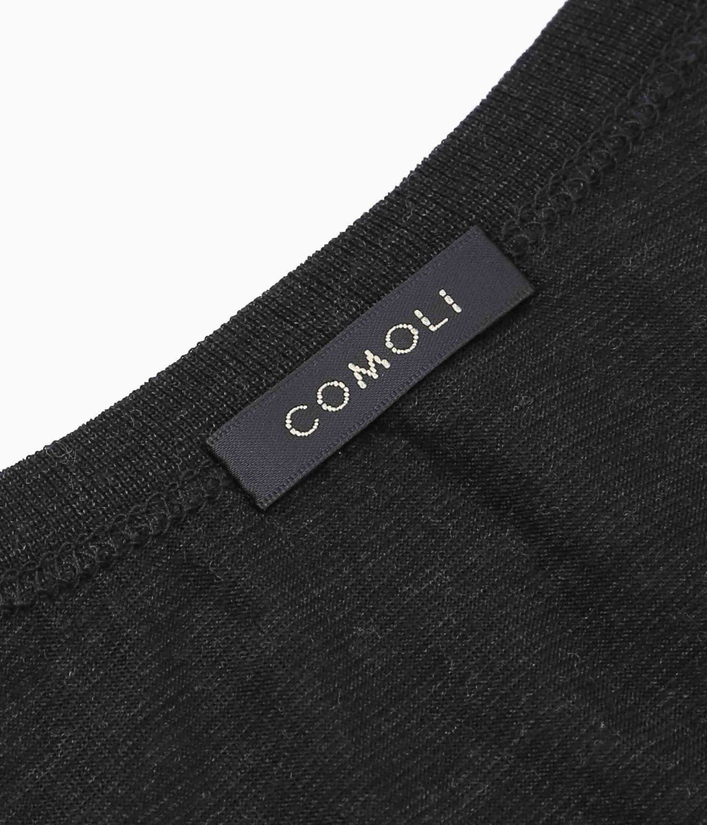COMOLI ''サマーウール タンクトップ'' (CHARCOAL)