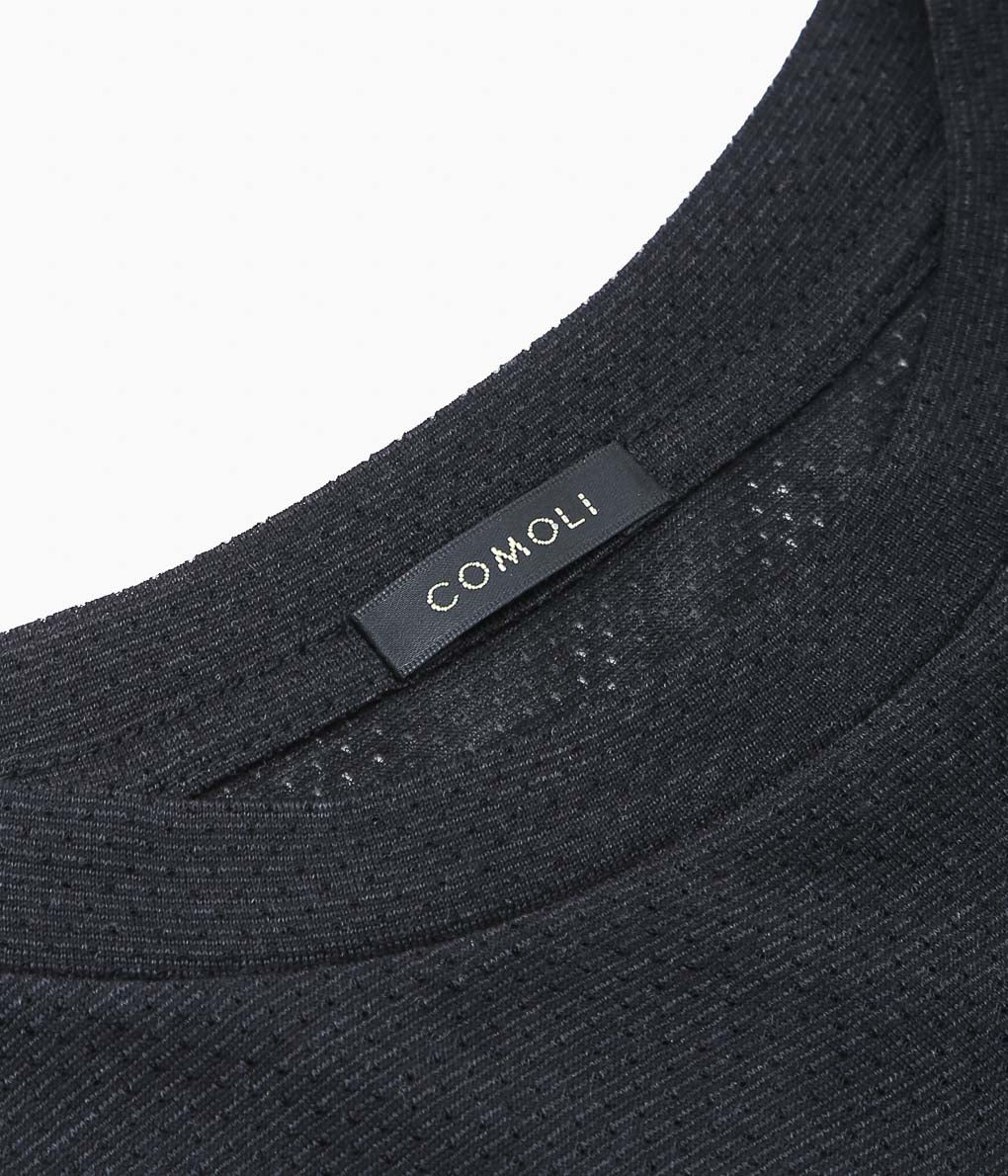 COMOLI ''ウールメッシュ 半袖Tシャツ'' (CHARCOAL)