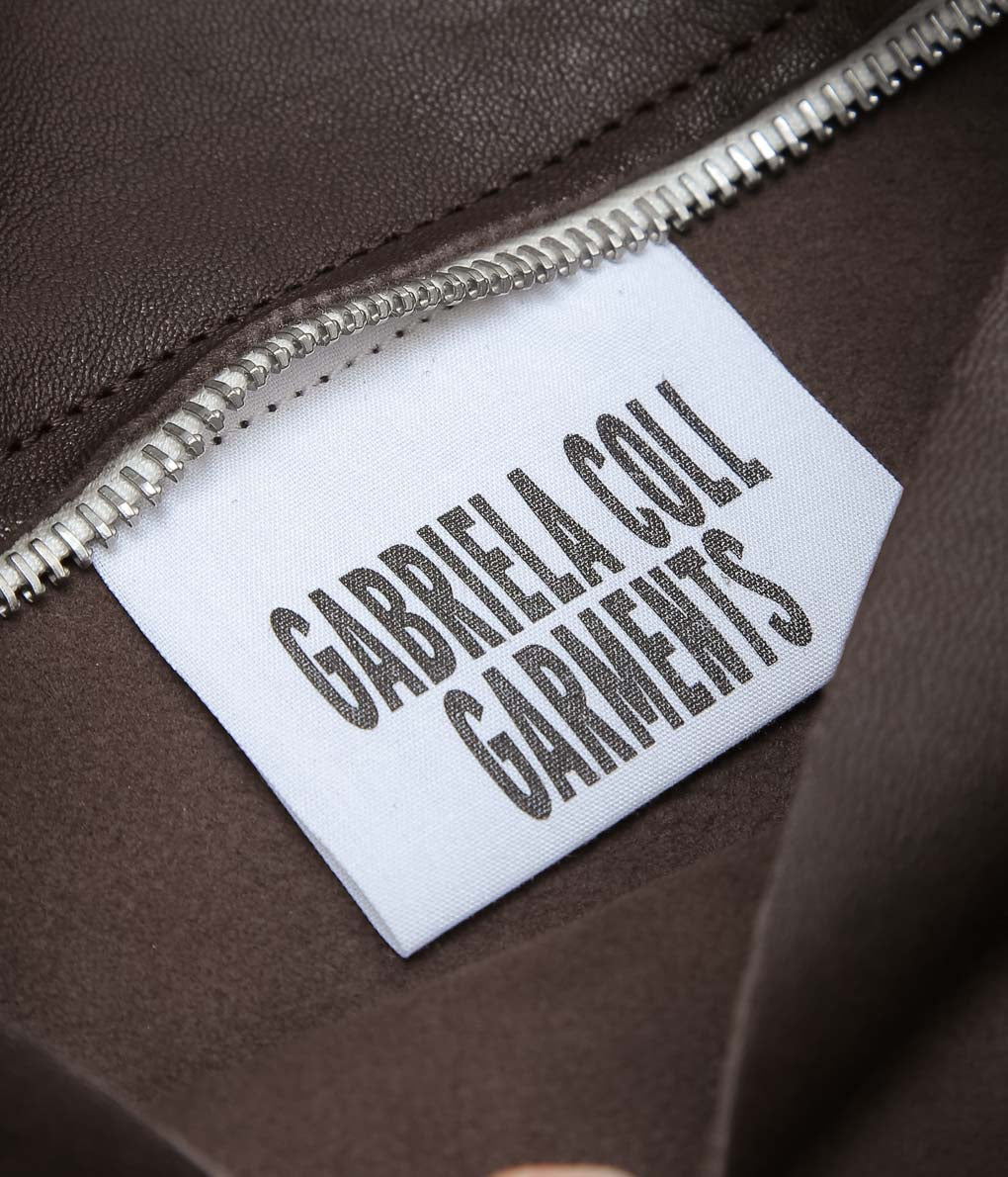 GABRIELA COLL GARMENTS ''NO.131 GATHERED CROSSED BAG'' (BROWN)