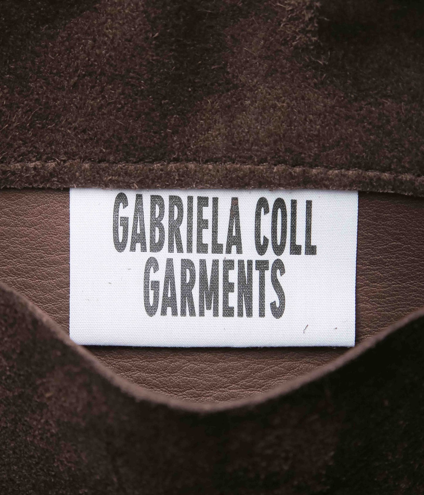 GABRIELA COLL GARMENTS "NO.17 SUEDE HOOF BAG" (BROWN SUEDE)