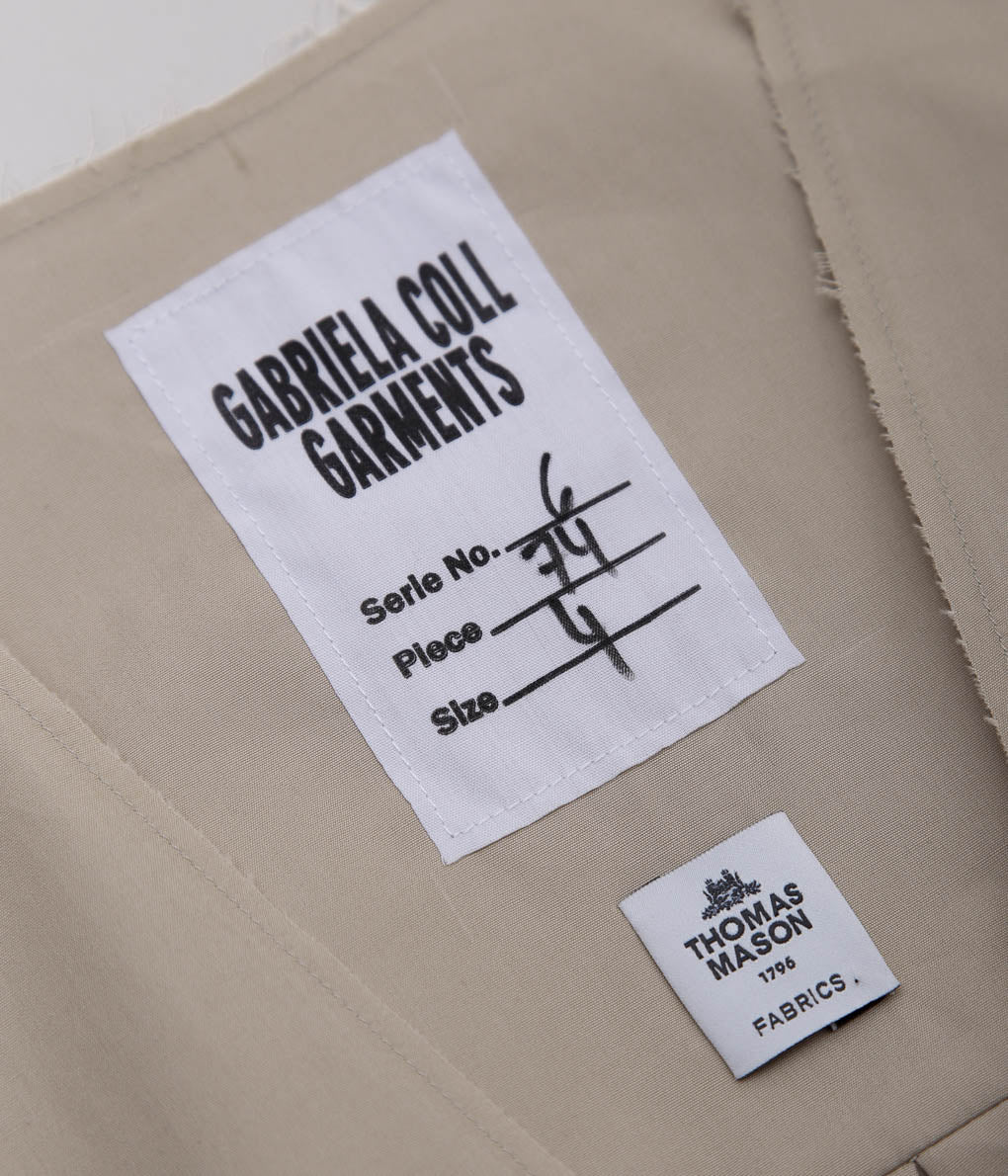 GABRIELA COLL GARMENTS ''NO.74 POPLIN SLEEVELESS SHIRT'' (BEIGE)