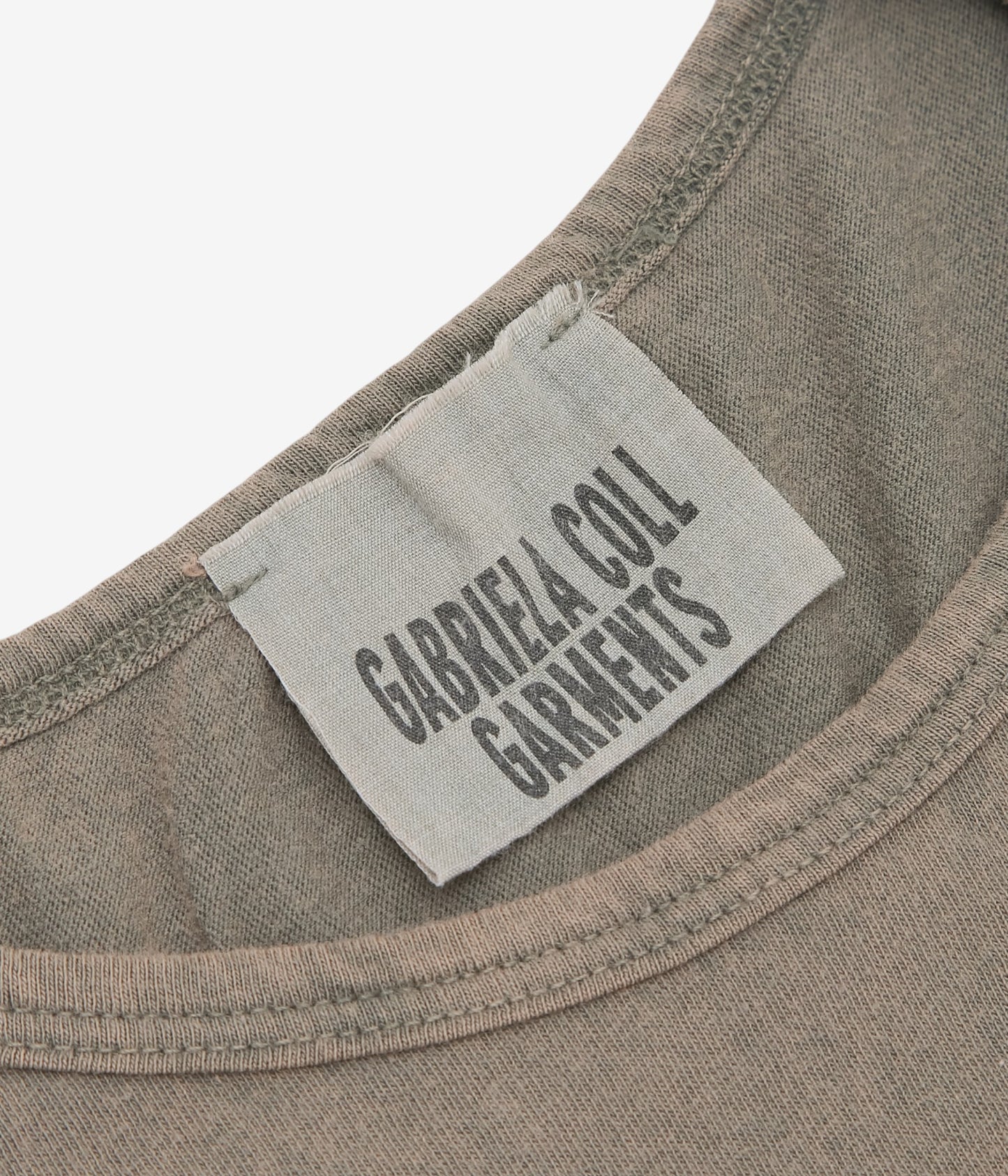 GABRIELA COLL GARMENTS ''NO.33 ORGANIC COTTON SLEEVELESS T-SHIRT'' (DUST)