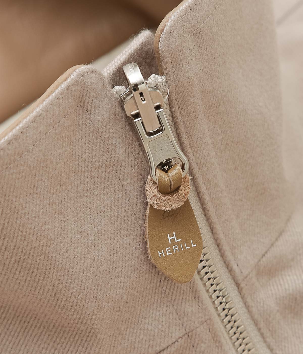 HERILL ''COTTONTWILL WEEKENDJACKET'' (BEIGE)
