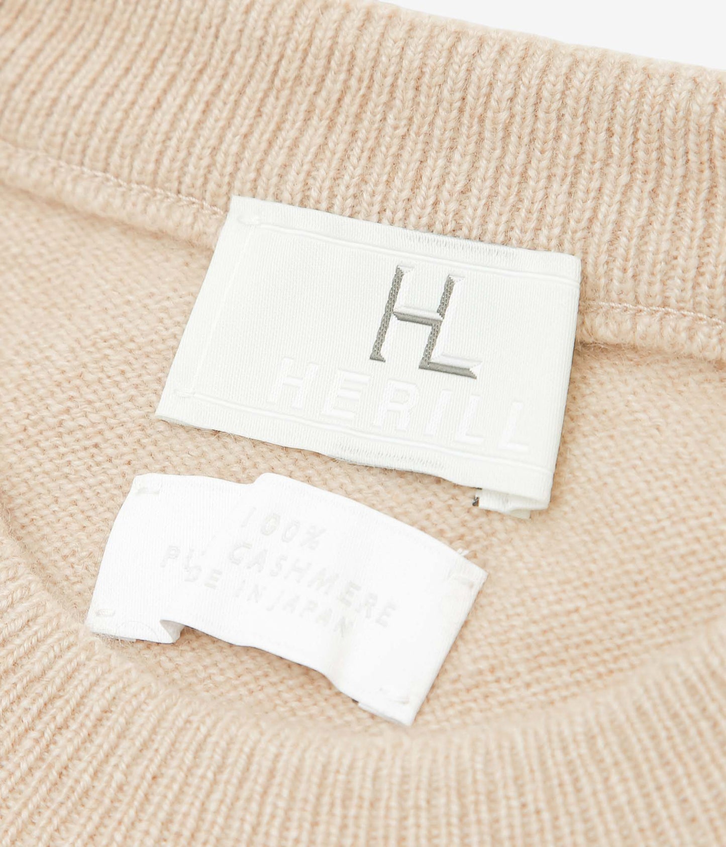 HERILL ''GOLDENCASH PULLOVER'' (NATURAL)