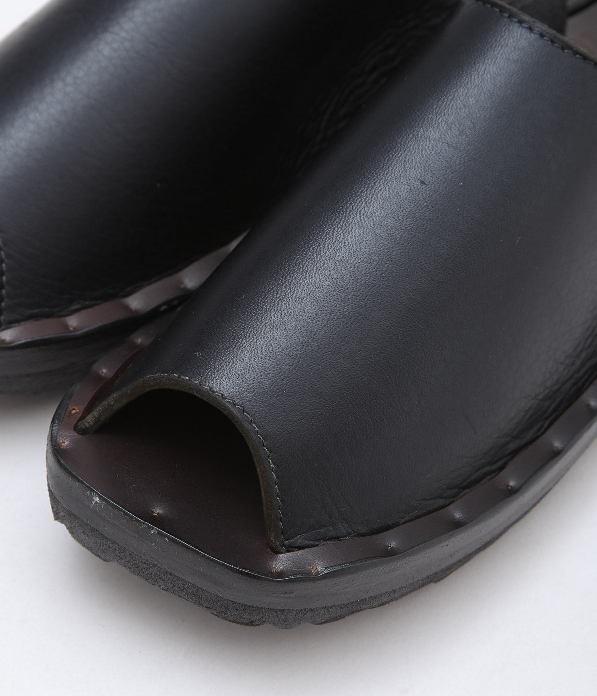 JUTTA NEUMANN ''KAHTAN'' (BLACK)