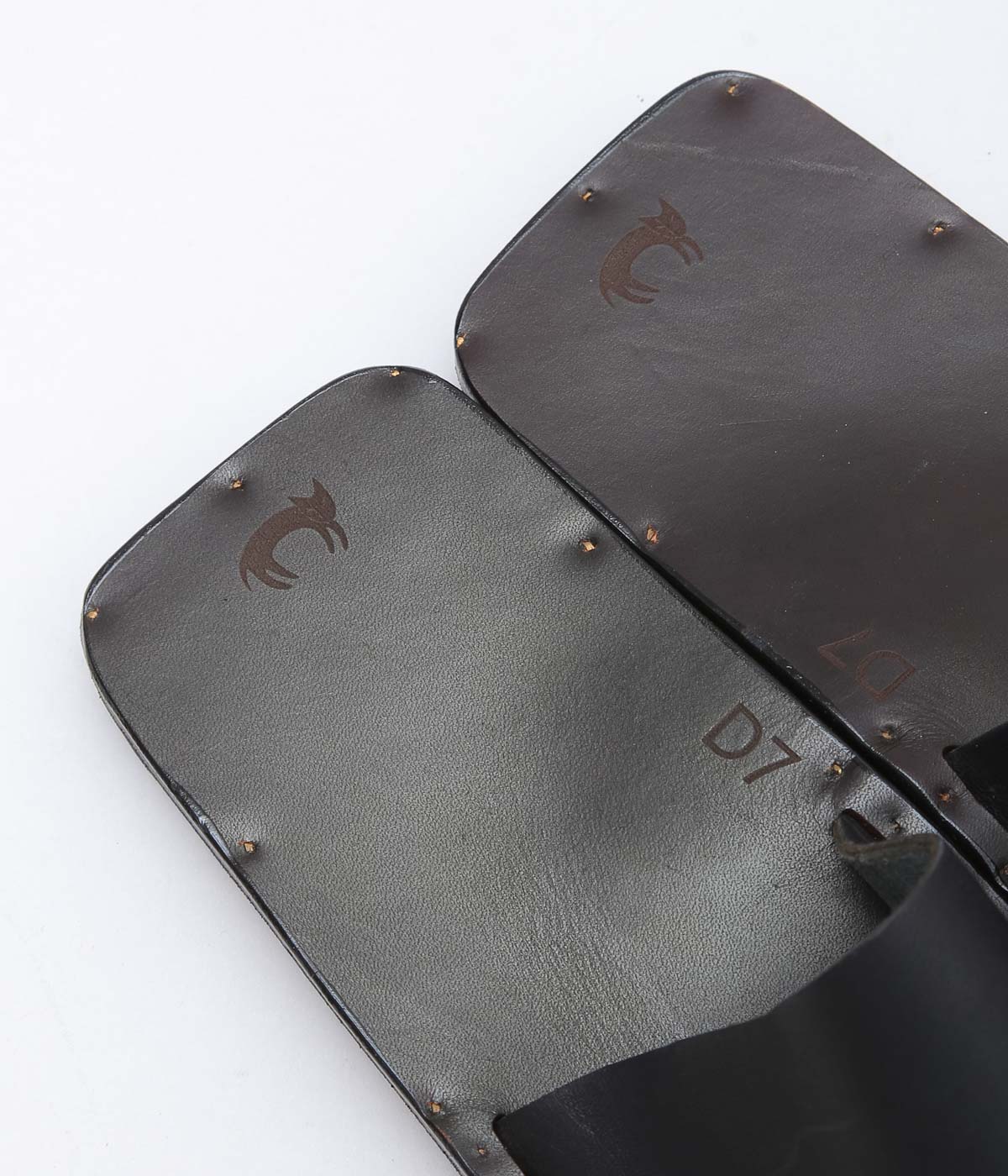 JUTTA NEUMANN "SIMONE SQUARE" (BLACK)