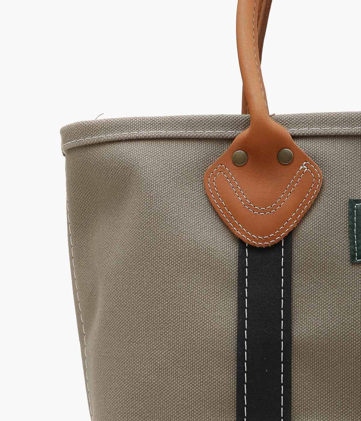 LL BEAN ''LEATHER HANDLE KATAHDIN BOAT AND TOTE MEDIUM'' (DARK CEMENT/BLACK)