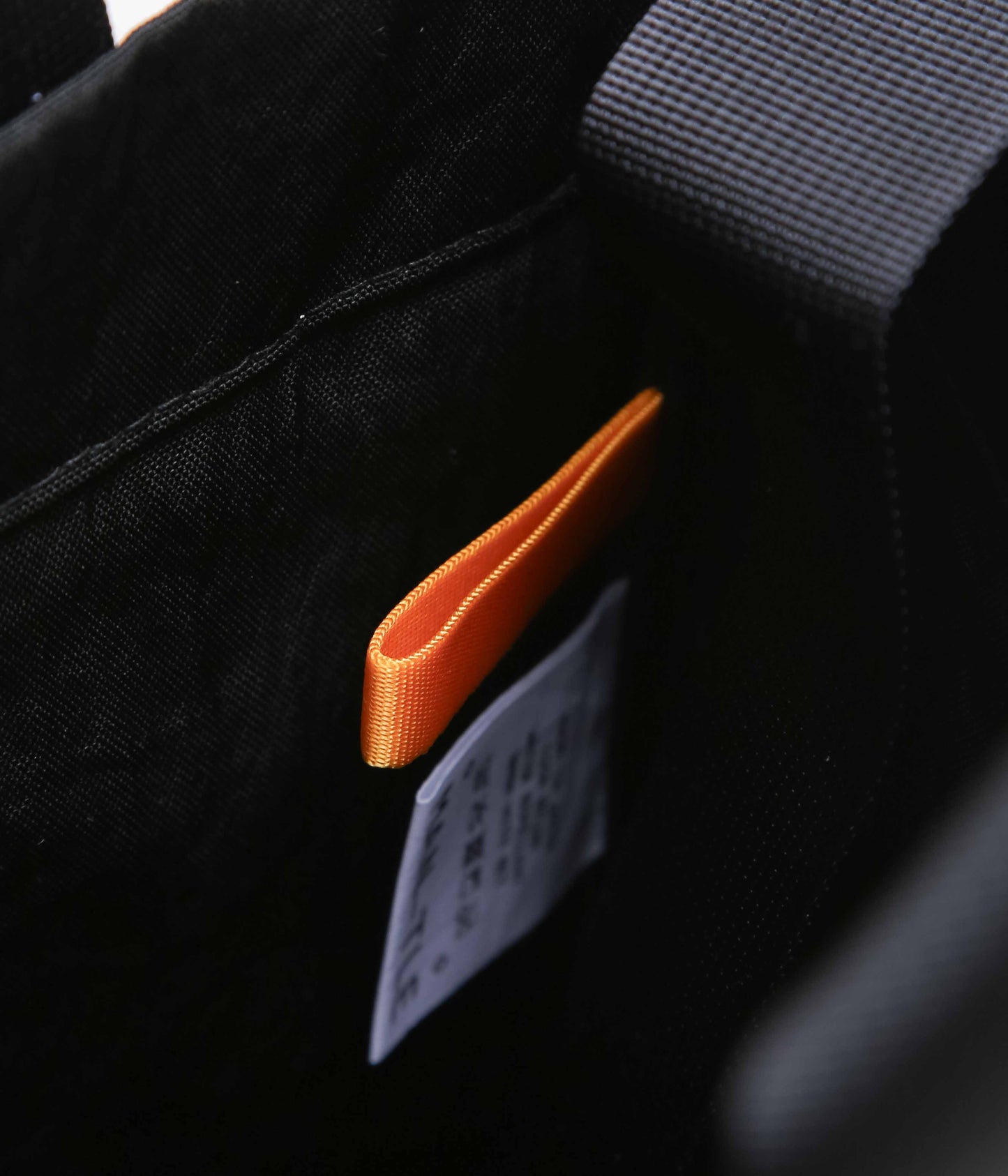 MAN-TLE ''MINI TOTE'' (BLACK)