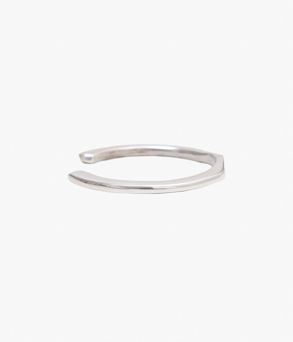 NATIVE AMERICAN JEWELRY ''CIPPY CRAZY HORSE MOJO BANGLE'' (SILVER)