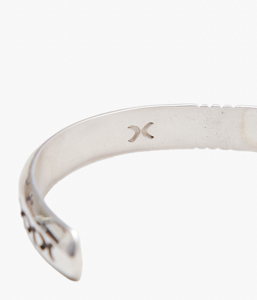 NATIVE AMERICAN JEWELRY ''CIPPY CRAZY HORSE ROCK STAR BANGLE'' (SILVER)