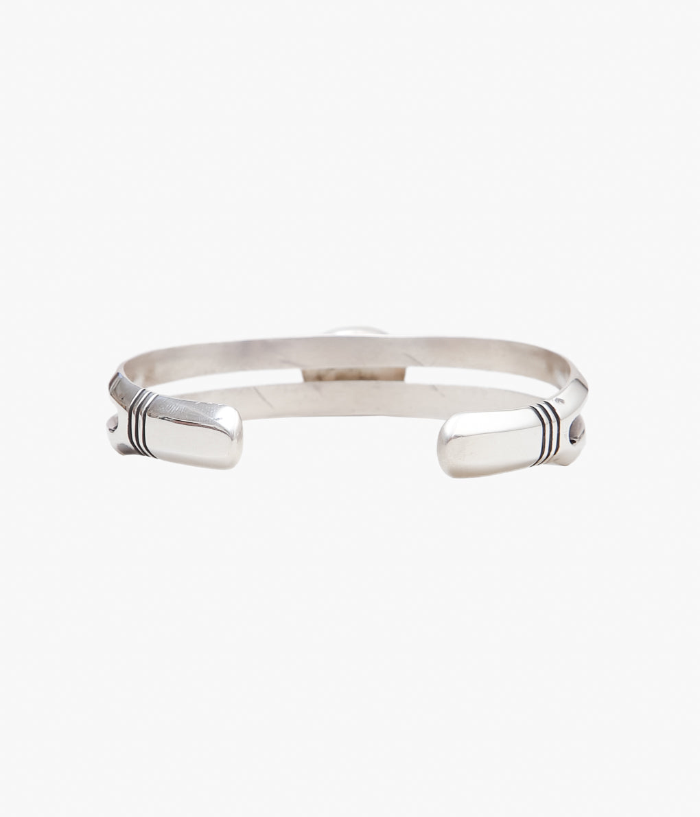 NATIVE AMERICAN JEWELRY ''CIPPY CRAZY HORSE TURQUOISE SPLIT BANGLE'' (SILVER)