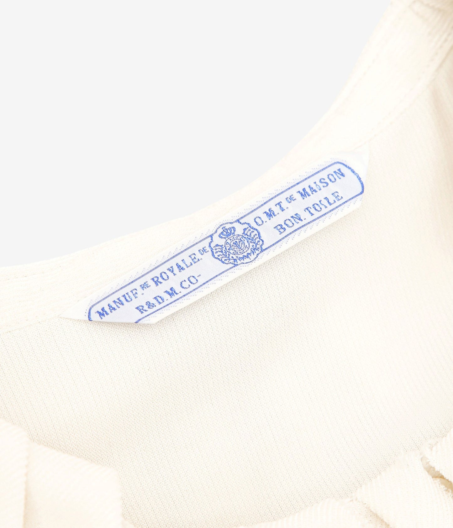 OLDMAN'S TAILOR ''C/RY シャツコール RUFFLE COLLAR BLOUSE'' (OFF WHITE)