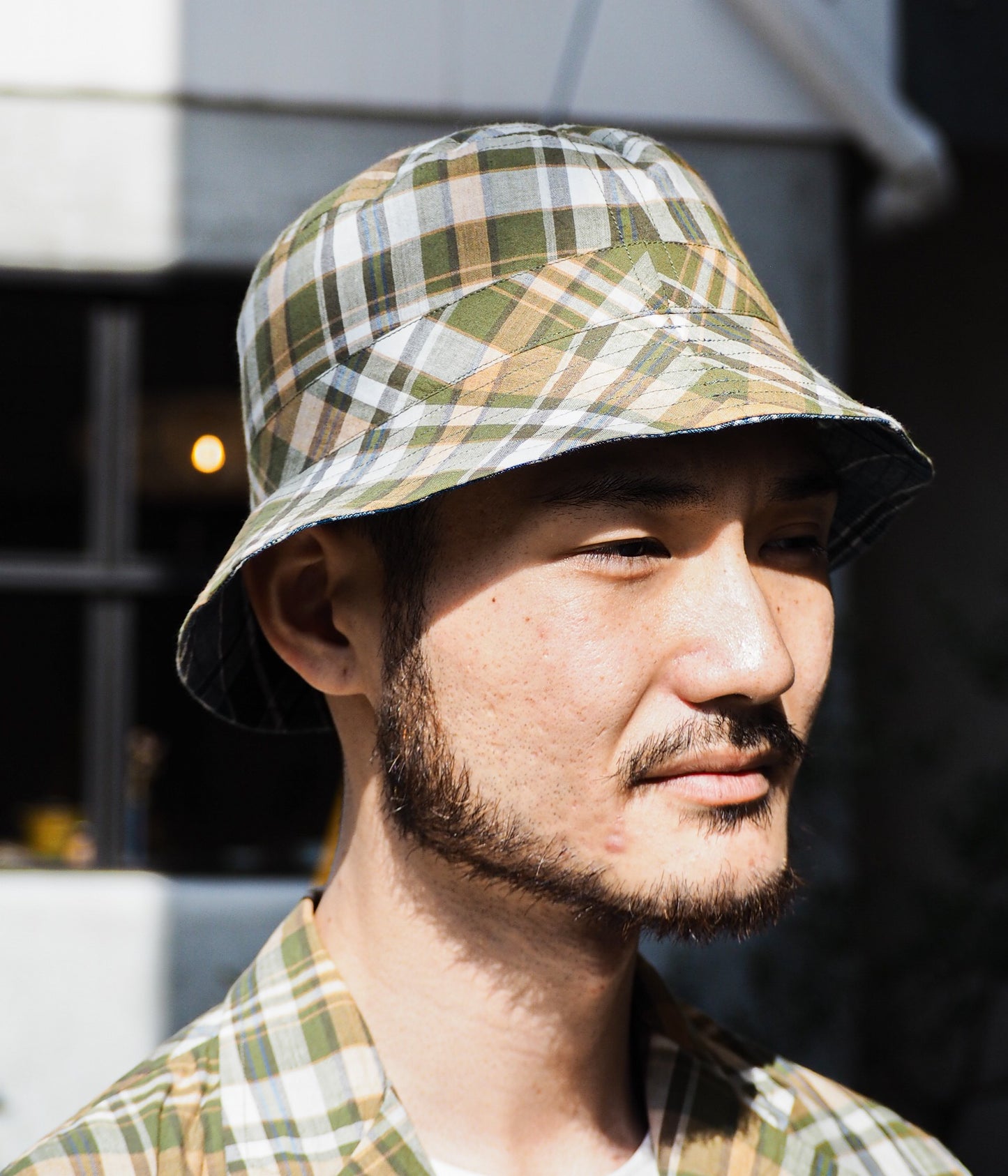 ORIGINAL MADRAS TRADING COMPANY ''REVERSIBLE BUCKET HAT'' (BLUE/OLIVE)