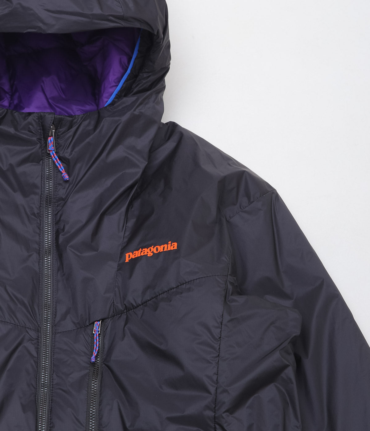 PATAGONIA ''M'S DAS PARKA'' (BLACK W/P6 BLUE)