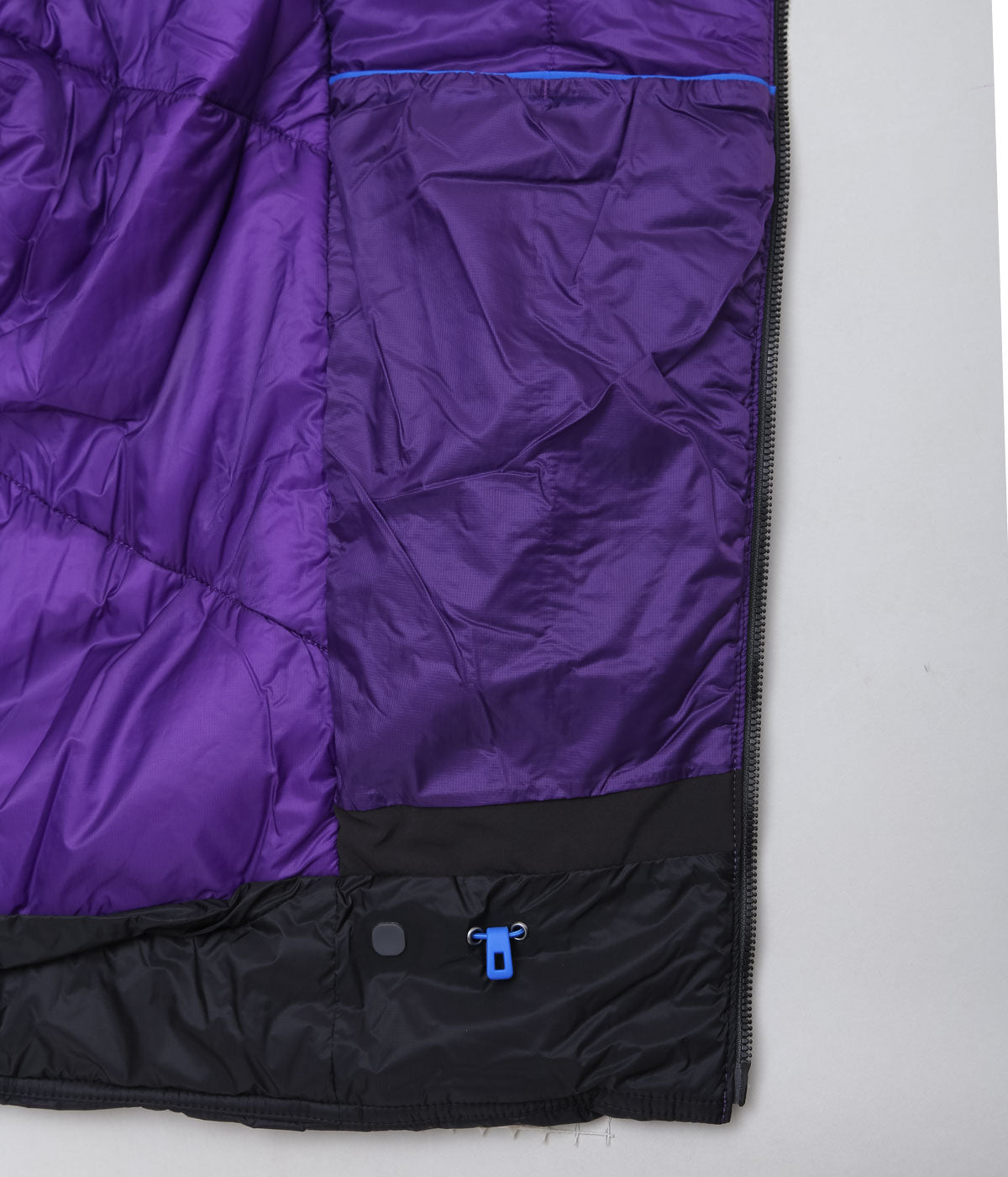 PATAGONIA ''M'S DAS PARKA'' (BLACK W/P6 BLUE)