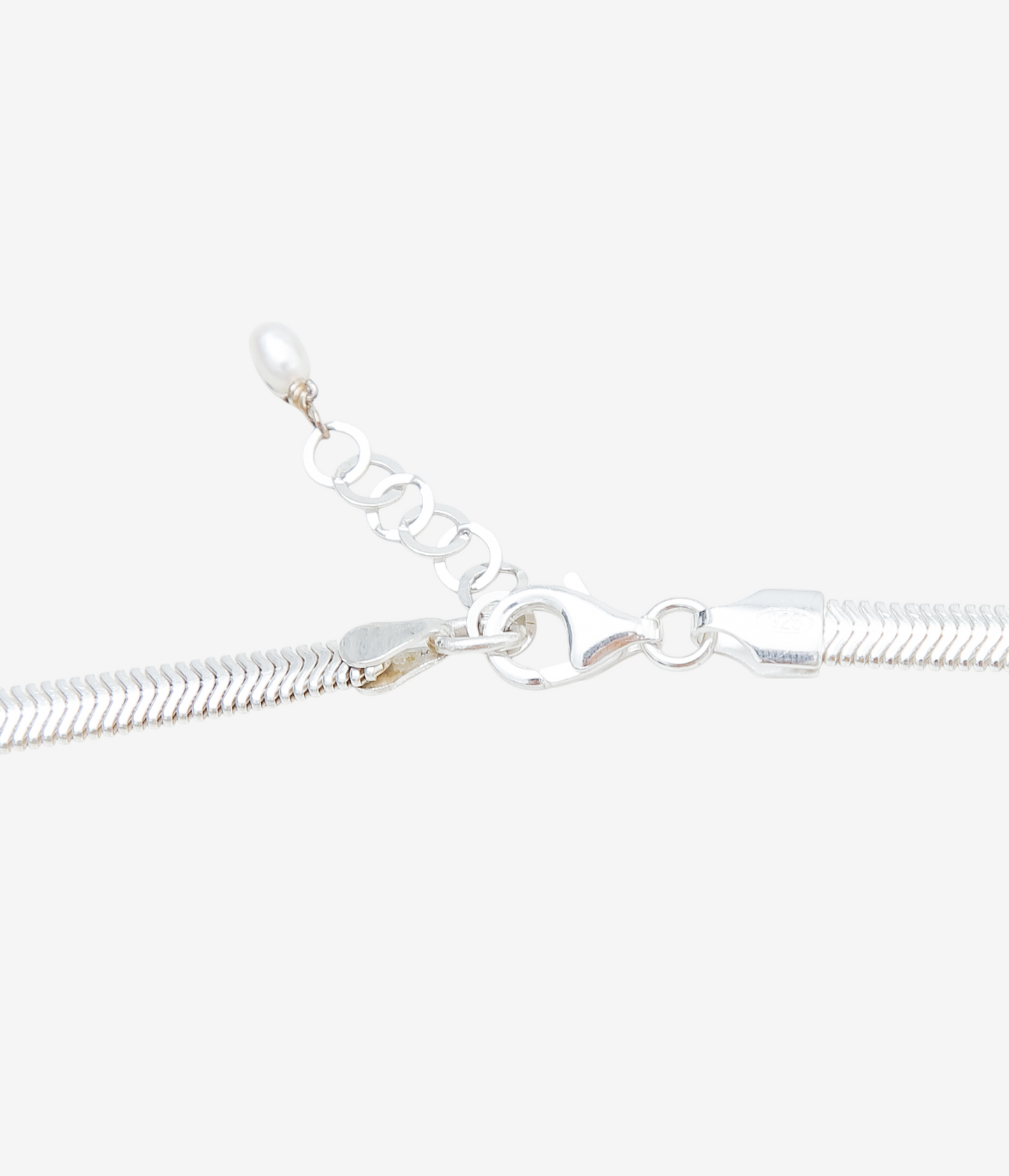 ORNAMENT&CRIME ''BAROQUE PEARL SNAKE CHAIN NECKLACE/2'' (SILVER/BRASS)