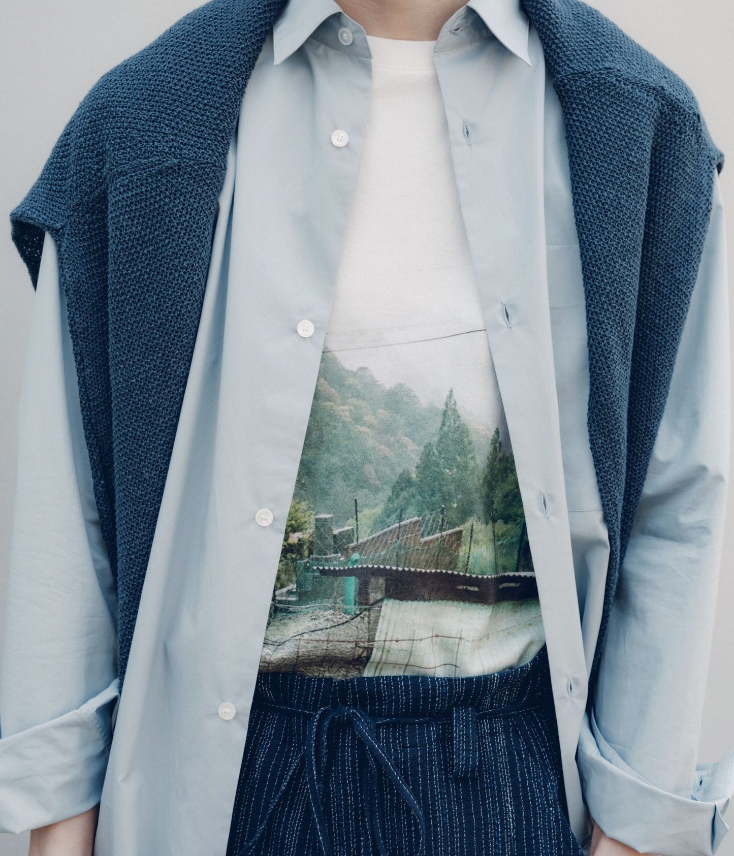SEYA. ''PRINTED T-SHIRT'' (WHITE-FOG-COLOR PRINT)