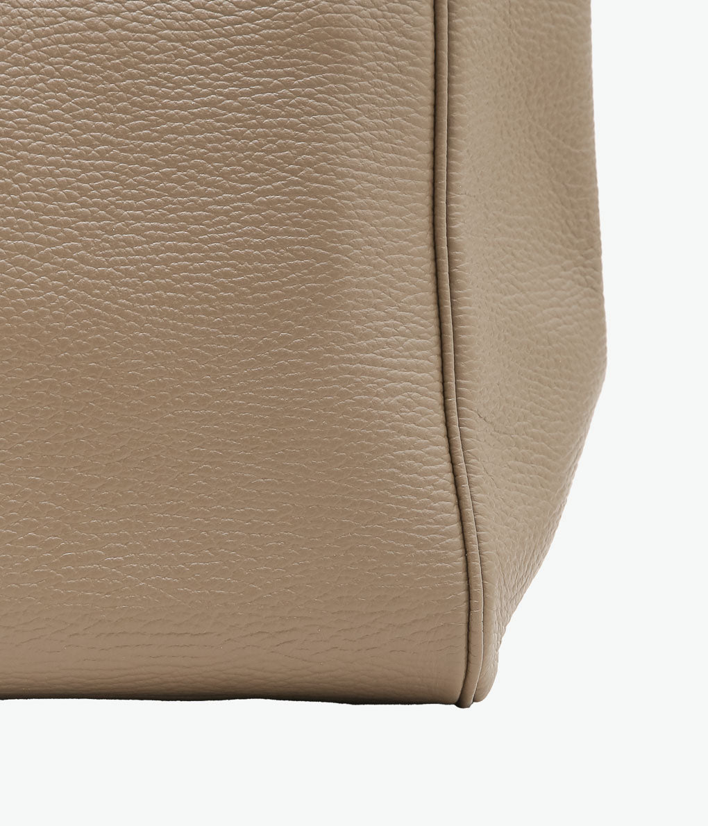 YOUNG&OLSEN THE DRYGOODS STORE ''EMBOSSED LEATHER BELTED TOTE S'' (ETOUPE)