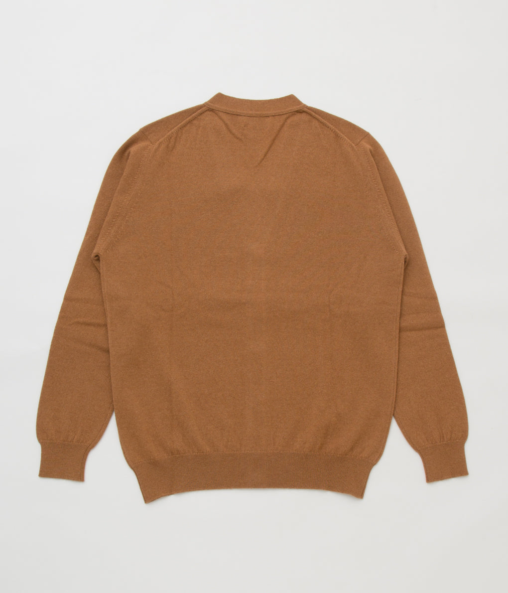 JOHNSTONS "CLASSIC CASHMERE VEE NECK CARDIGAN" (DARK CAMEL)