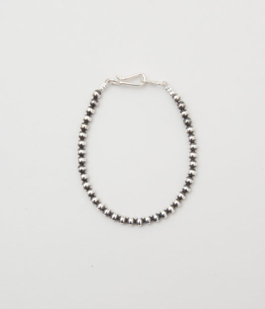 ERICKA NICOLAS BEGAY "NAVAJO PEARL 4mm 18cm"(OXIDAIZED SILVER)