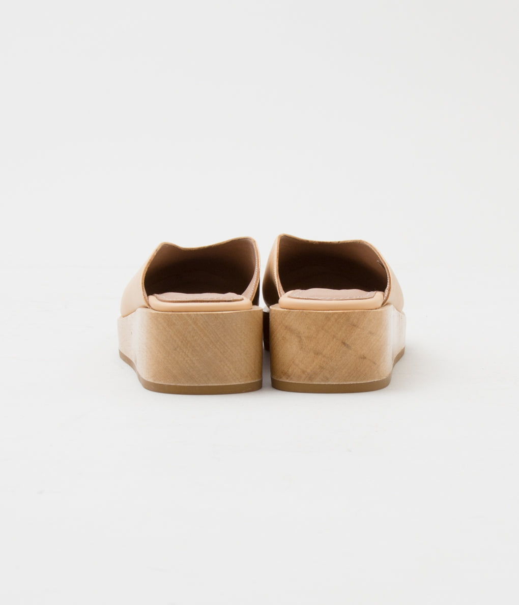BEKLINA "WEDGE CLOG" (PREZAL)