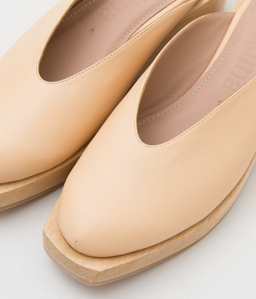 BEKLINA "WEDGE CLOG" (PREZAL)