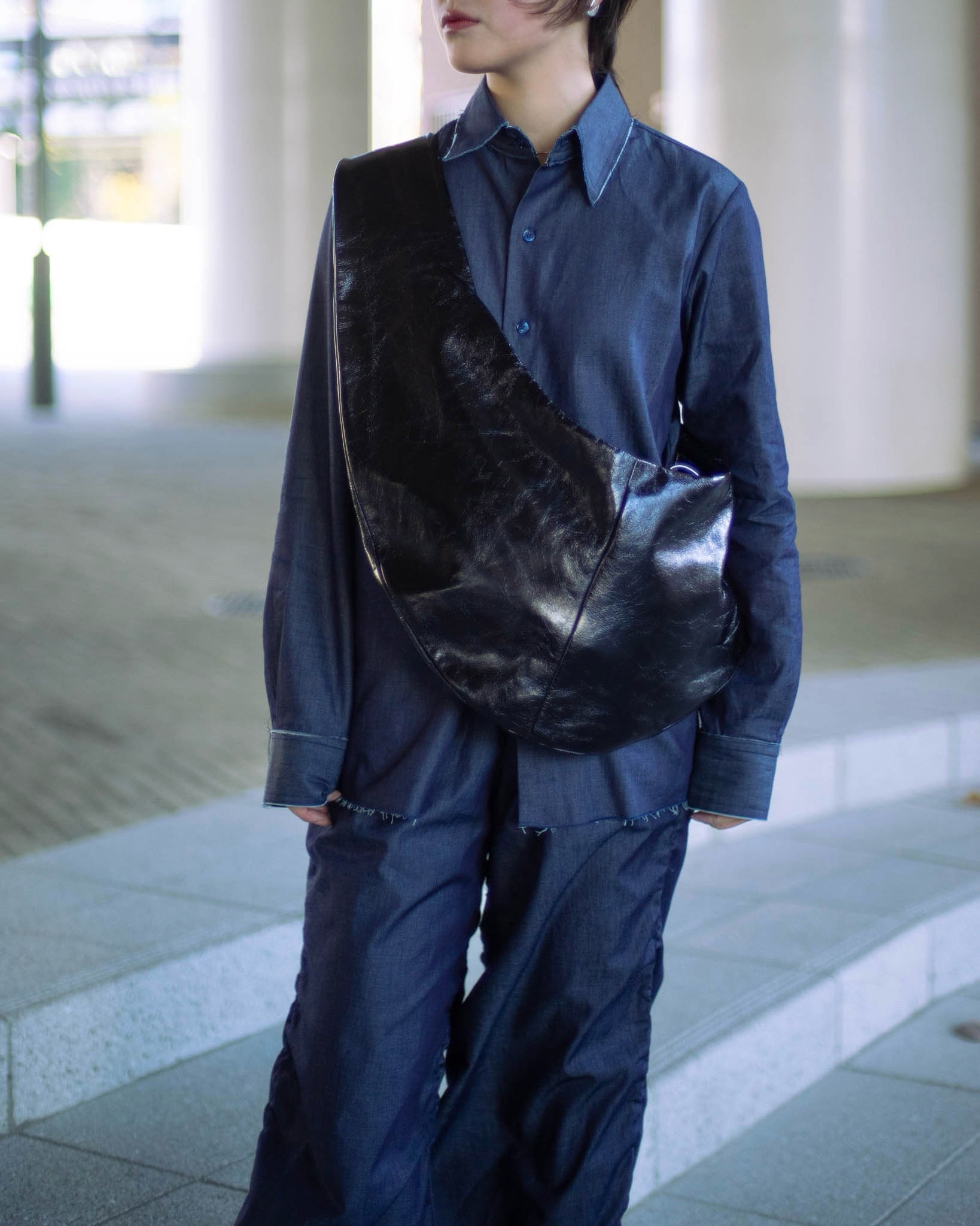 GABRIELA COLL GARMENTS ''NO.250 CROSSED LEATHER BAG'' (BLACK