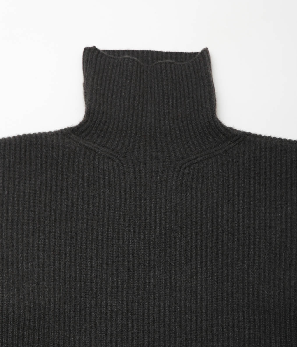 SEYA. ''TURTLE NECK CLOUD SWEATER'' (CRIMSON GRAY)