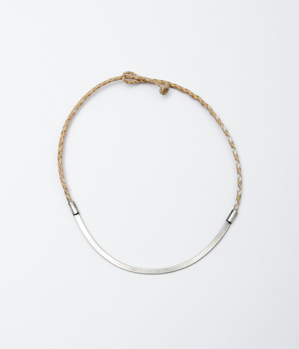 SEYA. ''BOSFOR NECKLACE ALPACA SILVER''(OFF WHITE X SILVER)