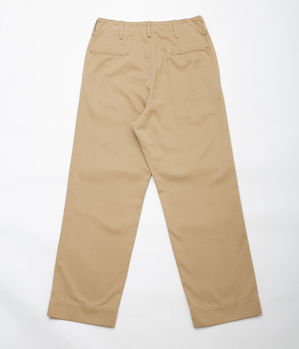COMOLI''KHAKI チノパンツ''(KHAKI)