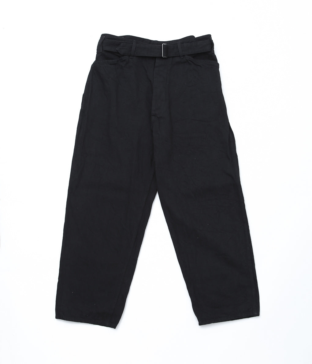 COMOLI ''デニム ベルテッドパンツ'' (BLACK)