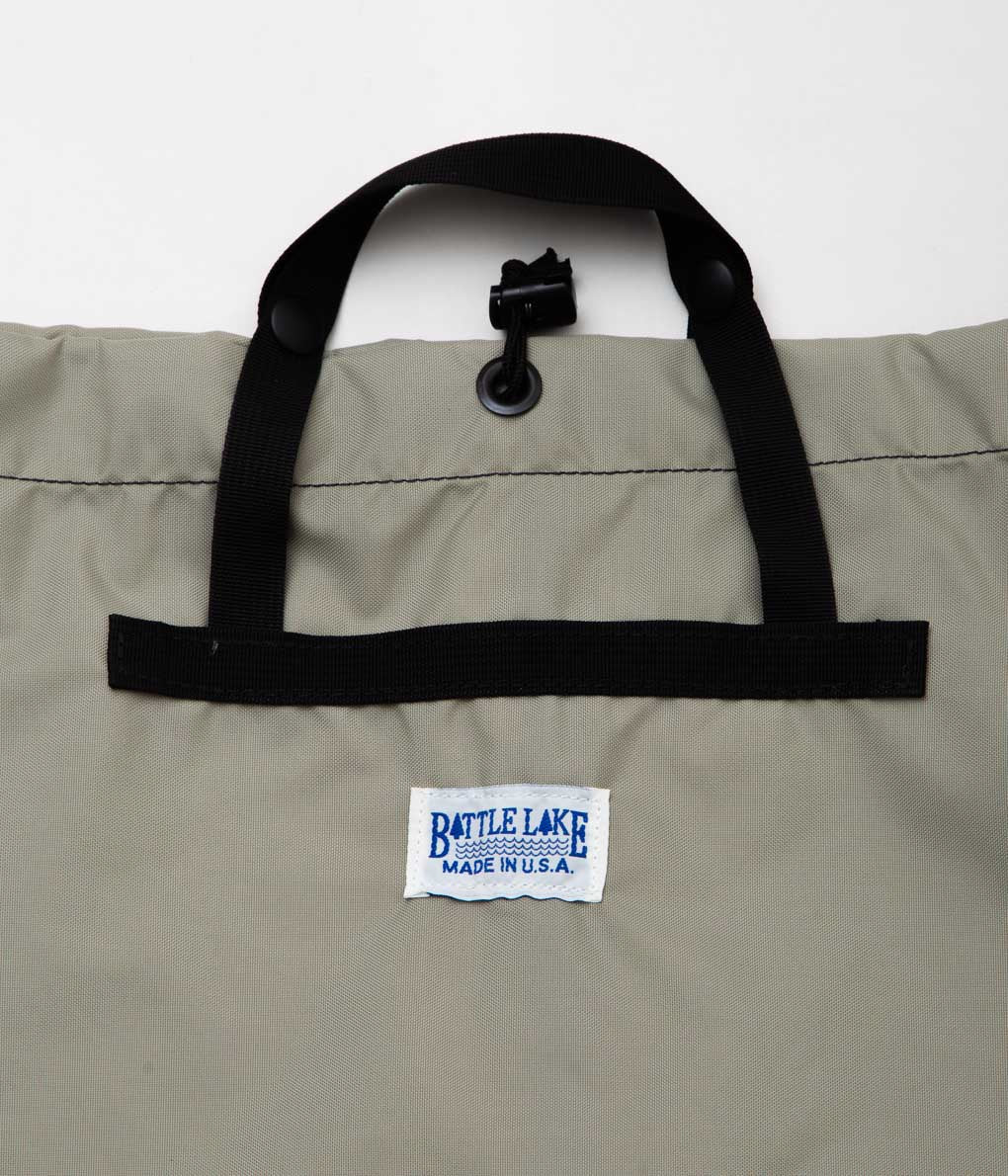 BATTLE LAKE ''RIPSTOP PADDED STRAP TOTE'' (SILVER)