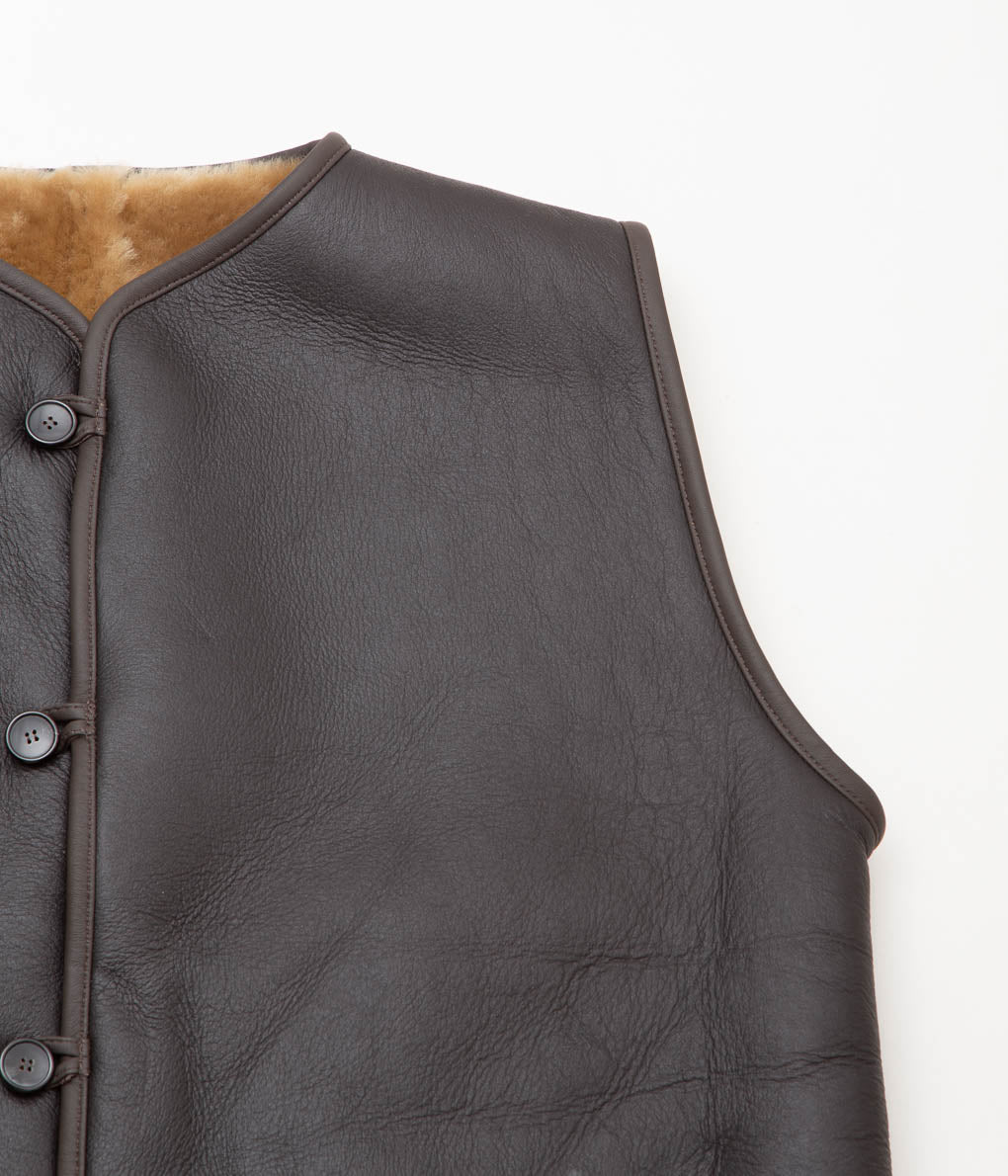 CAWLEY ''LEATHER BACK STRAIGHT HAIR RIVER VEST'' (CHOCOLATE/TAN)