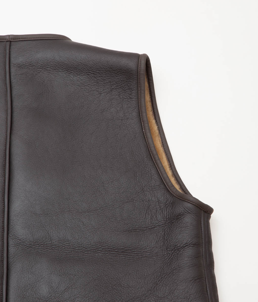 CAWLEY ''LEATHER BACK STRAIGHT HAIR RIVER VEST'' (CHOCOLATE/TAN)