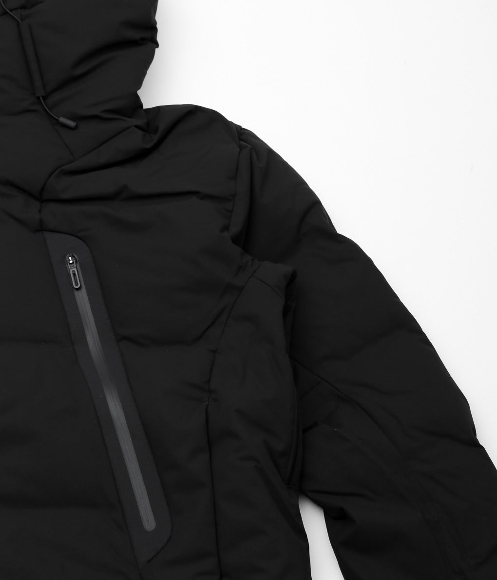 DESCENTE ALLTERRAIN ''MIZUSAWA DOWN OVERSIZED JACKET "MOUNTAINEER"'' (BK)