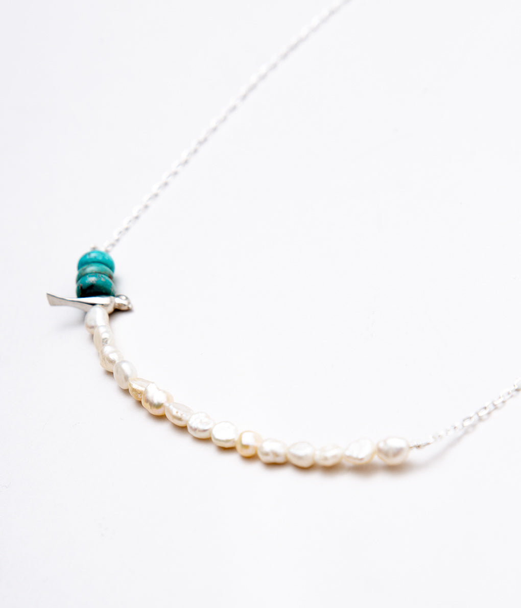 DINEH "BLUEBIRD FETISH NECKLACE WITH W/WHITE PEARLS & KINGMAN TURQUOISE "(STERLING SILVER)
